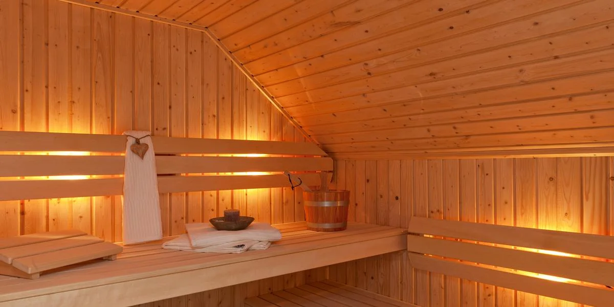 Maatwerk sauna schuin dak | Jan van Sundert