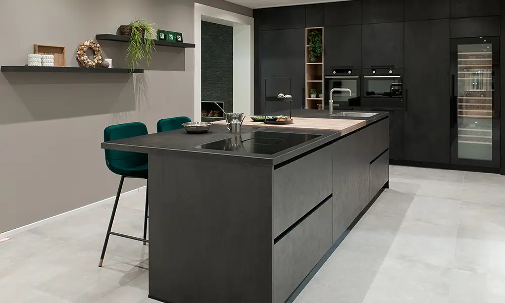 Keukens met donkere kleur